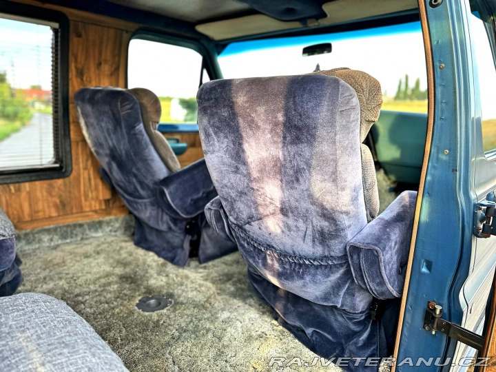 Ford Econoline E150 5.8 V8 | Action Vans 1981
