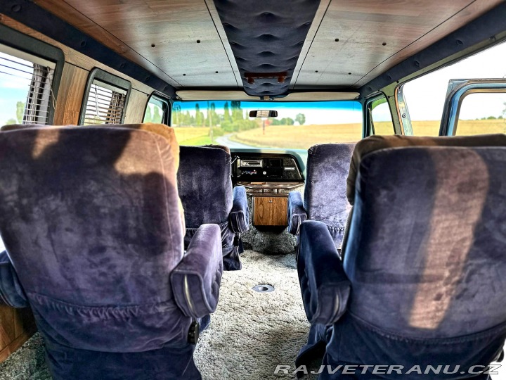 Ford Econoline E150 5.8 V8 | Action Vans 1981