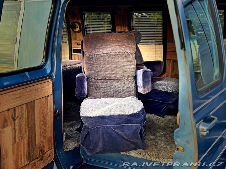 Ford Econoline E150 5.8 V8 | Action Vans 1981
