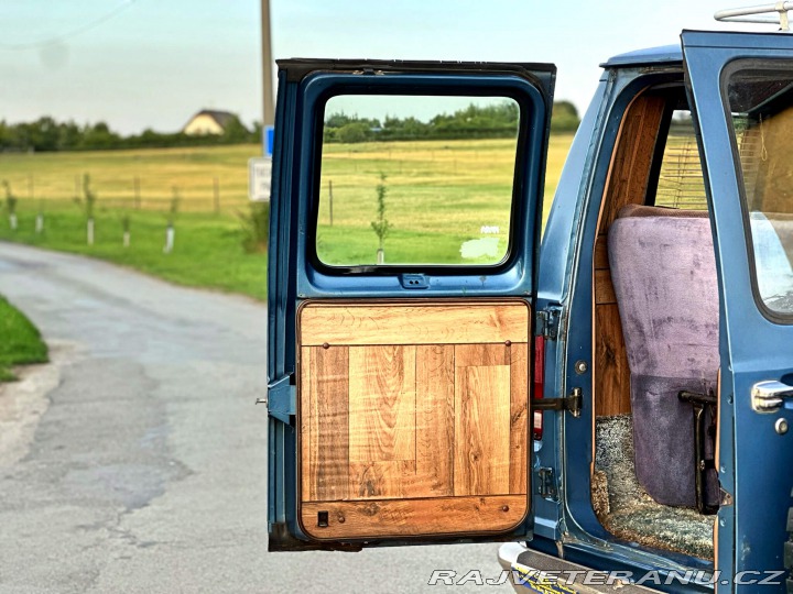 Ford Econoline E150 5.8 V8 | Action Vans 1981