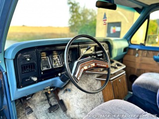 Ford Econoline E150 5.8 V8 | Action Vans 1981