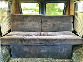 Ford Econoline E150 5.8 V8 | Action Vans 1981