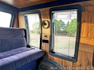 Ford Econoline E150 5.8 V8 | Action Vans 1981