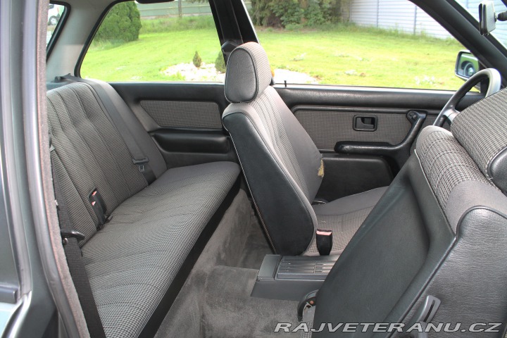 BMW 3 325e Coupé, automat 1987