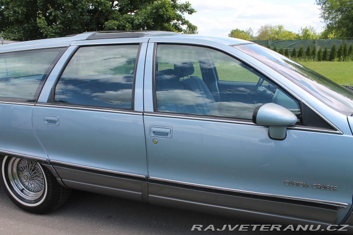 Oldsmobile Ostatní modely Custom Cruiser 5.0 1992