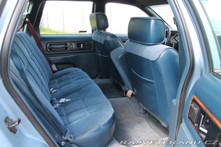 Oldsmobile Ostatní modely Custom Cruiser 5.0 1992