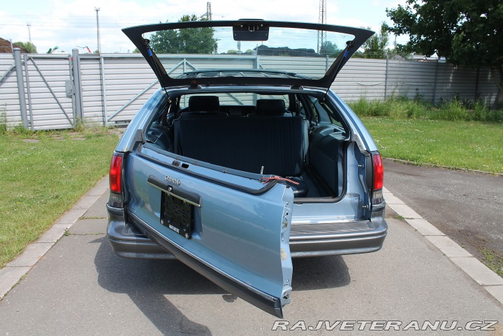 Oldsmobile Ostatní modely Custom Cruiser 5.0 1992