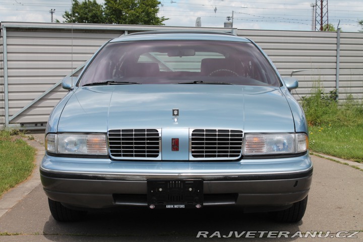 Oldsmobile Ostatní modely Custom Cruiser 5.0 1992