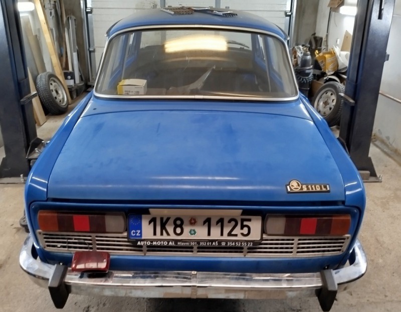 Škoda 100 