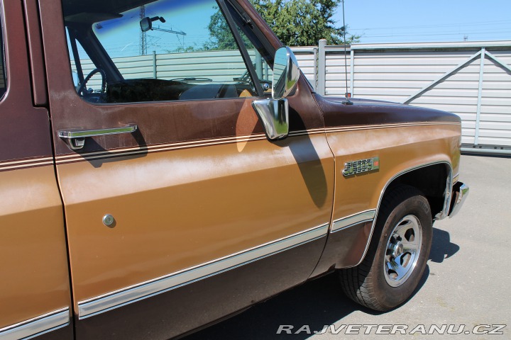 GMC Suburban Sierra Classic 1500 1988