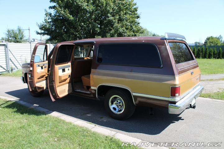 GMC Suburban Sierra Classic 1500 1988