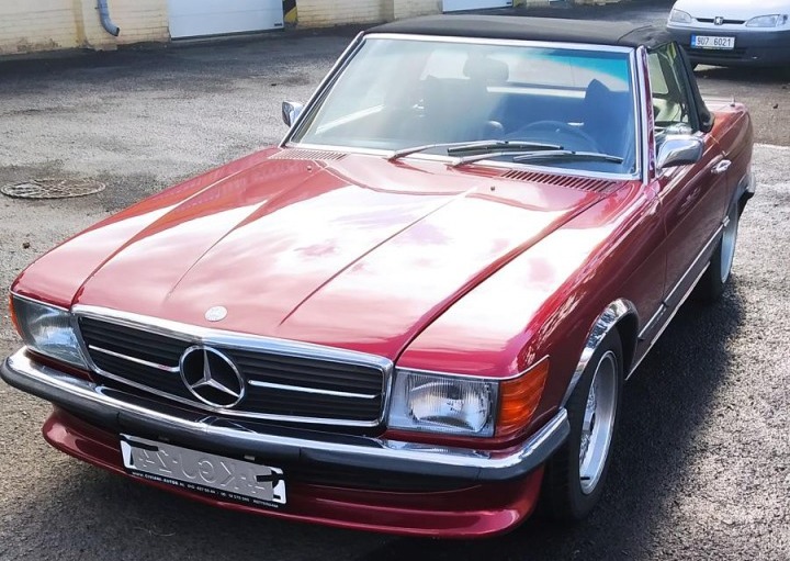 Mercedes-Benz 350 W107, osobní