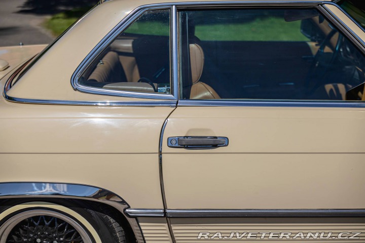 Mercedes-Benz 560 SL R107 1986