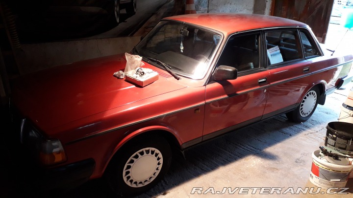 Volvo 240 240/4 DL-B230F 1989
