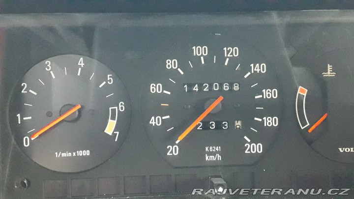 Volvo 240 240/4 DL-B230F 1989