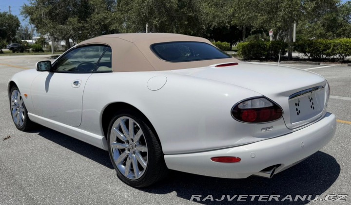 Jaguar XK8  2005