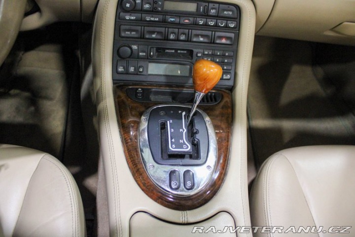 Jaguar XK8  2005