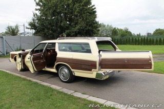 Ford Ostatní modely Country Squire 400 V8 1976