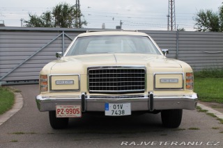 Ford Ostatní modely Country Squire 400 V8 1976