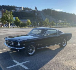 Ford Mustang Fastback 4.7 V8 C-Code