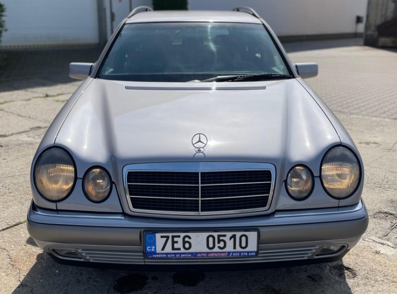Mercedes-Benz E W210