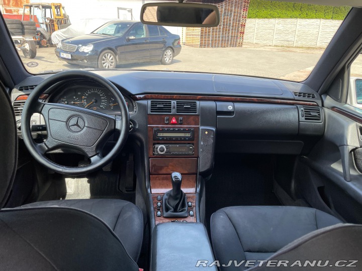 Mercedes-Benz E W210 1998