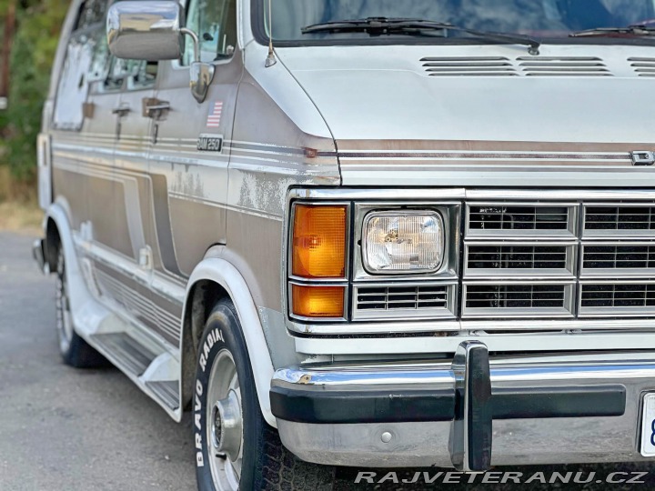 Dodge RAM Van B250 5.2 V8 | Camper 1993