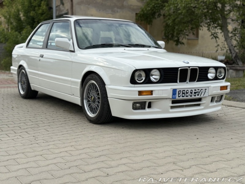 BMW 3 E30 iS