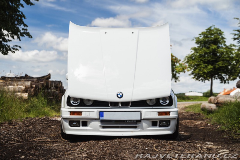 BMW 3 E30 iS