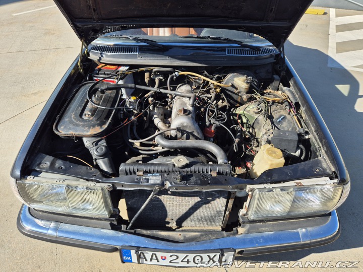 Mercedes-Benz 230 C123 1984
