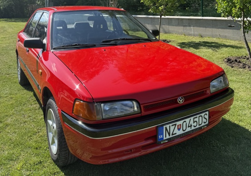 Mazda 323 Sedan