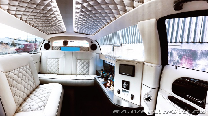 Lincoln Town Car Excalibur 2002