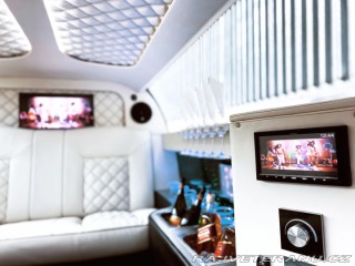 Lincoln Town Car Excalibur 2002
