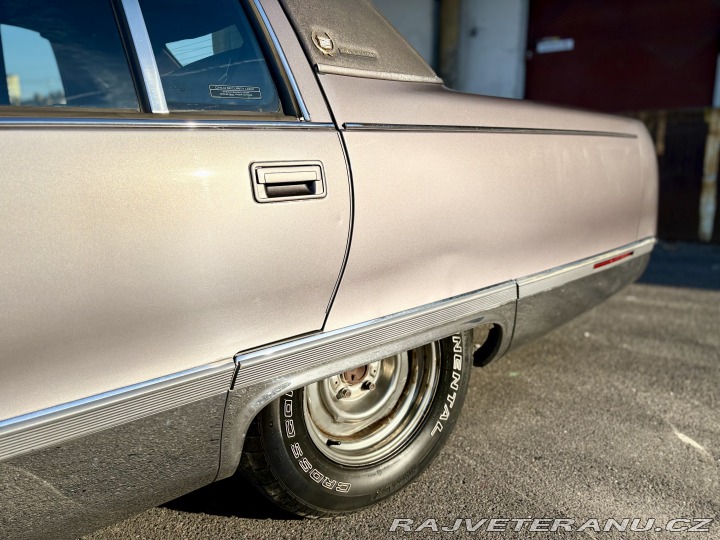 Cadillac Fleetwood Brougham 1993