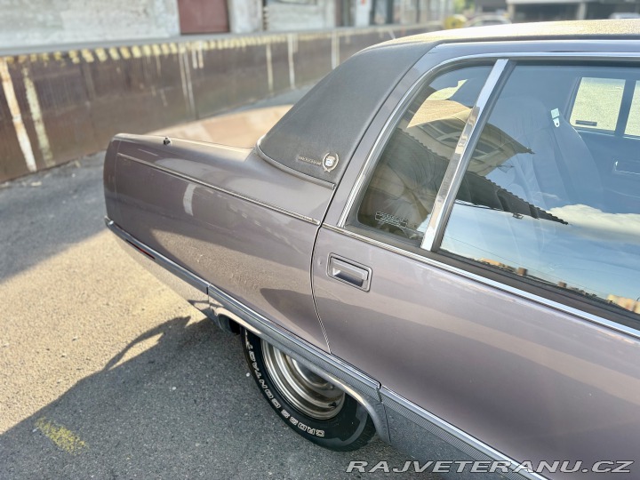 Cadillac Fleetwood Brougham 1993