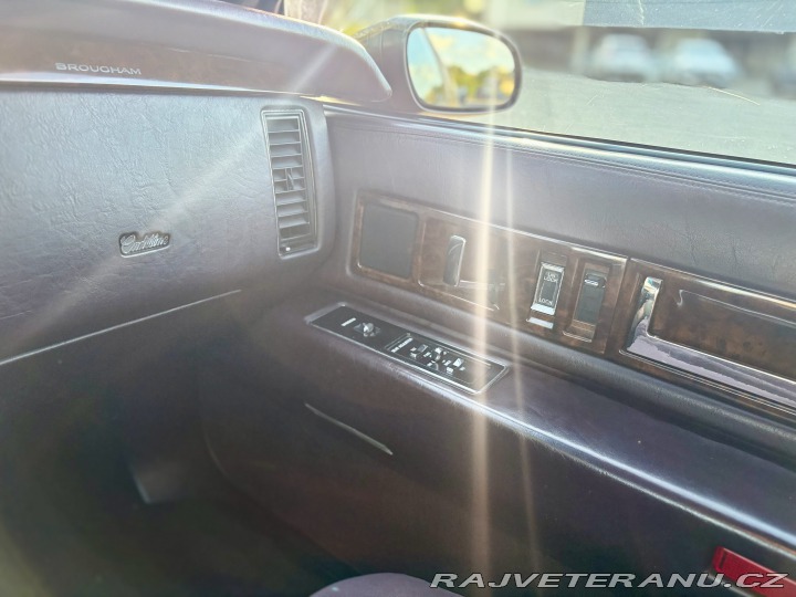 Cadillac Fleetwood Brougham 1993