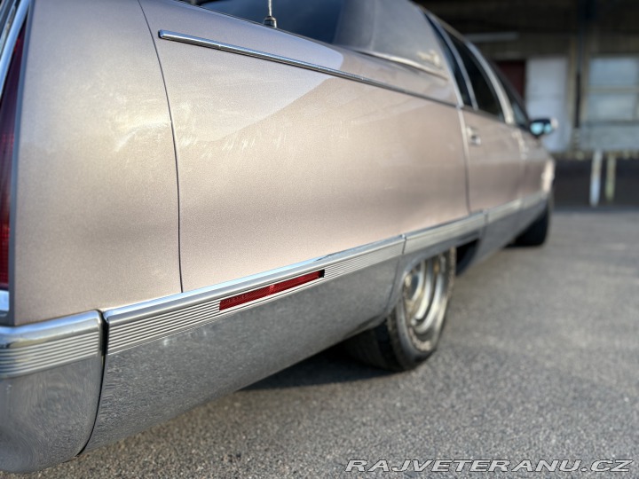Cadillac Fleetwood Brougham 1993