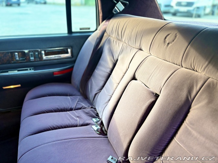 Cadillac Fleetwood Brougham 1993