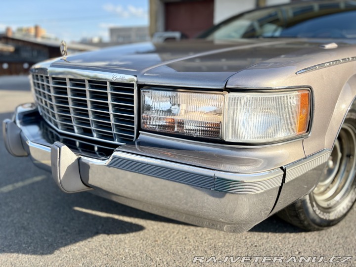 Cadillac Fleetwood Brougham 1993