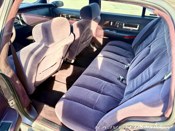 Cadillac Fleetwood Brougham 1993