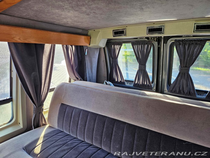 Ford Econoline E 150 1989