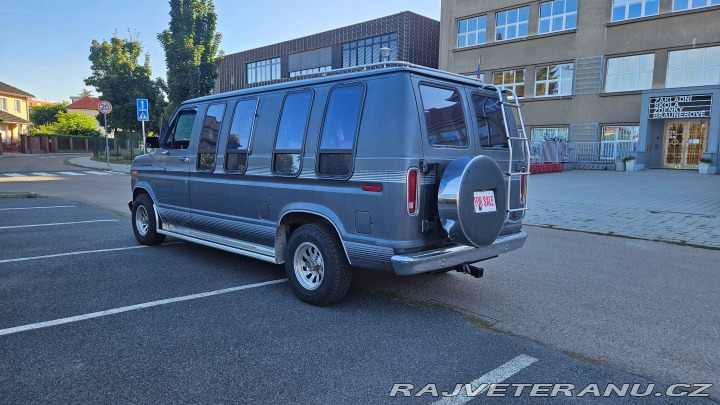 Ford Econoline E 150 1989