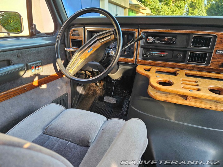 Ford Econoline E 150 1989