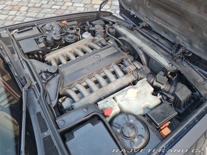 BMW 7 e32 750i v12 1991
