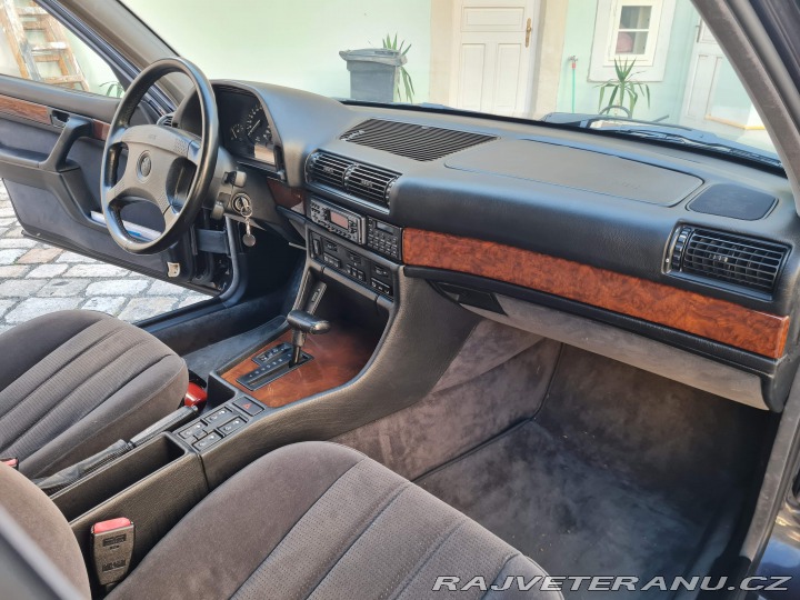 BMW 7 e32 750i v12 1991