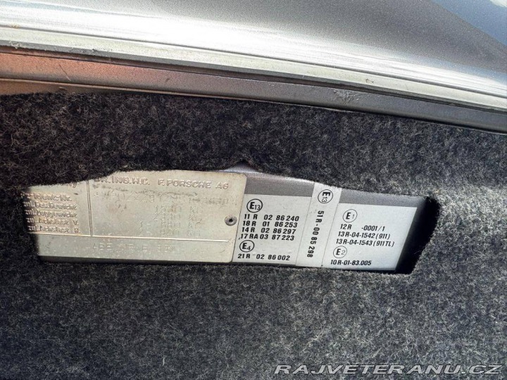 Porsche 911 3.2 CARRERA COUPE U9 1988