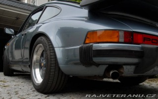 Porsche 911 Carrera 3.2 G-Model 1984