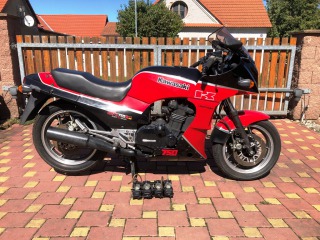 Kawasaki GPZ 750R