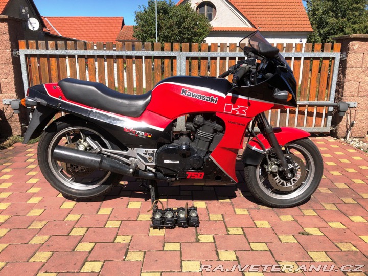 Kawasaki GPZ 750R 1986