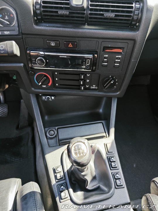 BMW 3 E30 325i 1986